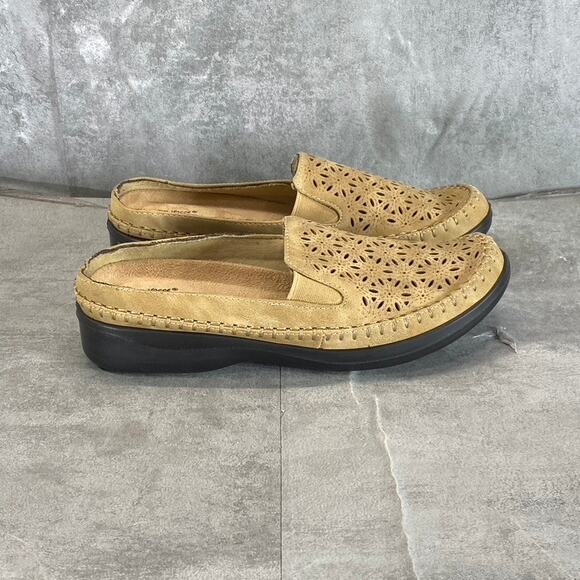 EASY STREET Women's Beige Perforated Kita Comfort Round-Toe Slip-On Mules SZ 7.5 - Picture 1 of 10